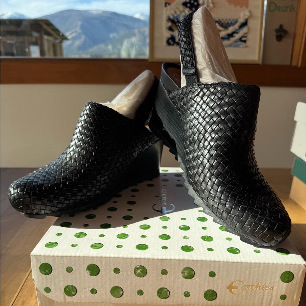 Earthies comfortable Katina black calf mule pumps size 8.5